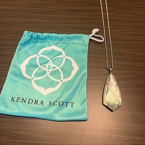 Large Kendra Scott necklace